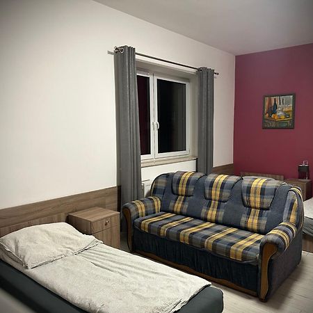 Hostel Sportowa Płońsk Екстериор снимка